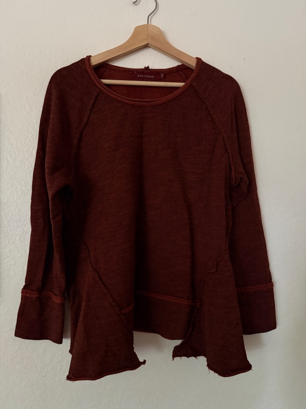 cut loose Maroon Raw-Edge Raglan Sweatshirt Sz MP